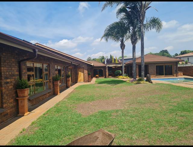 5 BEDROOM HOUSE FOR SALE IN KENLEAF